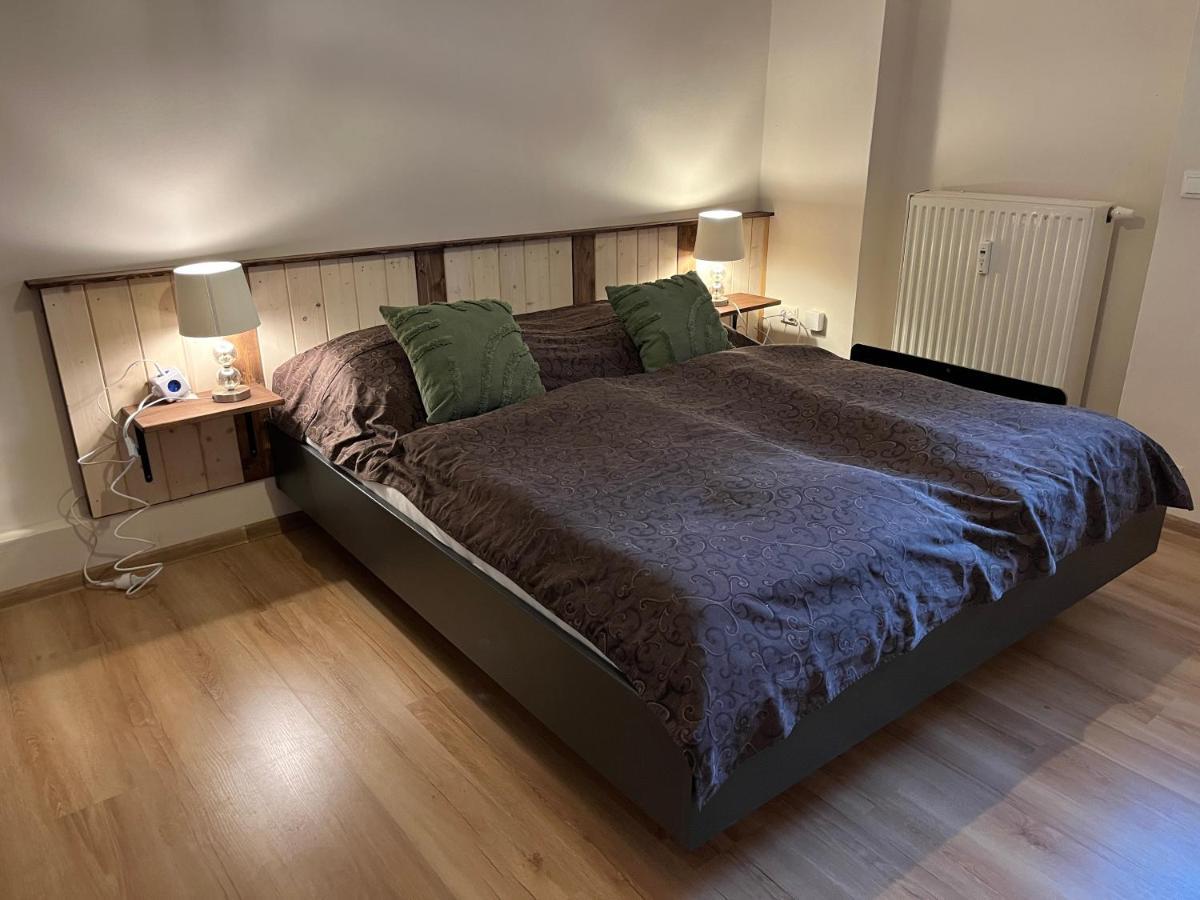 M&M Apartment, Free Parking كارلوفي فاري المظهر الخارجي الصورة